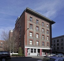 The Victorian Apartments in Portland, OR - Building Photo