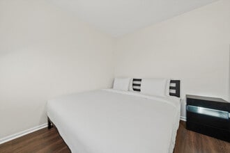 101 Oak St in Bayonne, NJ - Building Photo - Building Photo