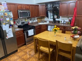 66 Gautier Ave in Jersey City, NJ - Building Photo