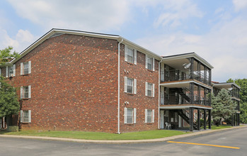 Whispering Hills Apartments Southeast in Louisville, KY - Building Photo - Building Photo