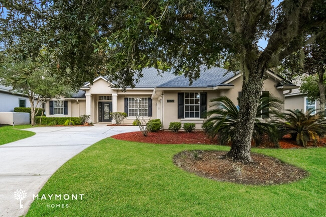 1027 Green Pine Cir