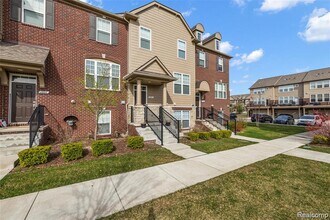 2884 Glenbar Cir in Rochester Hills, MI - Building Photo - Building Photo
