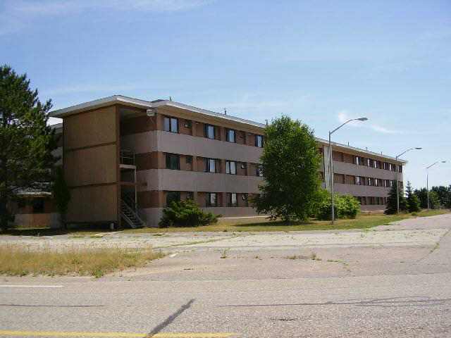 401-416 A Ave in Gwinn, MI - Foto de edificio