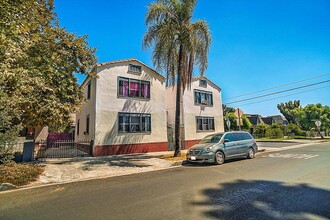 1000 N Oxford Ave in Los Angeles, CA - Building Photo - Building Photo