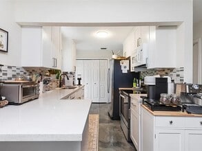 3461 SW 24th St in Miami, FL - Building Photo - Building Photo