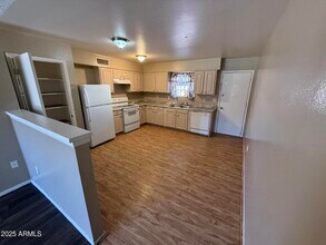 3311 W Golden Ln in Phoenix, AZ - Building Photo - Building Photo