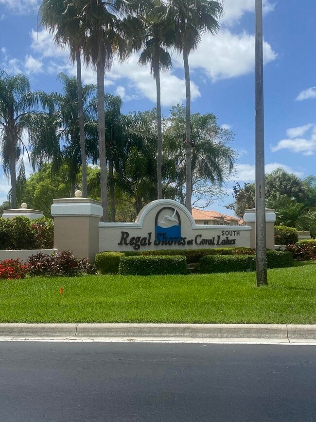 5951 Regal Glen Dr in Boynton Beach, FL - Building Photo - Building Photo