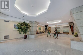 712-2466 EGLINTON Ave in Toronto, ON - Building Photo - Building Photo