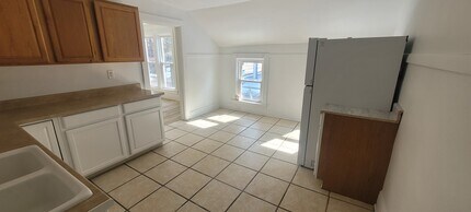 2226 Myrtle St in Erie, PA - Building Photo - Building Photo