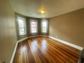 42 Calvin St, Unit 1L in Somerville, MA - Building Photo - Building Photo
