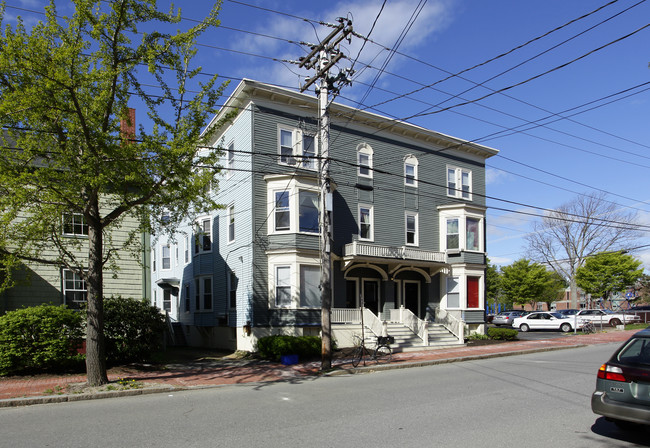 122-124 Brackett St in Portland, ME - Building Photo - Building Photo