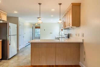 11 Dell Ave in Medford, MA - Foto de edificio - Building Photo