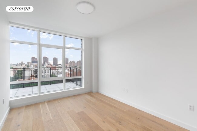 1516 Park Ave in New York, NY - Building Photo - Building Photo