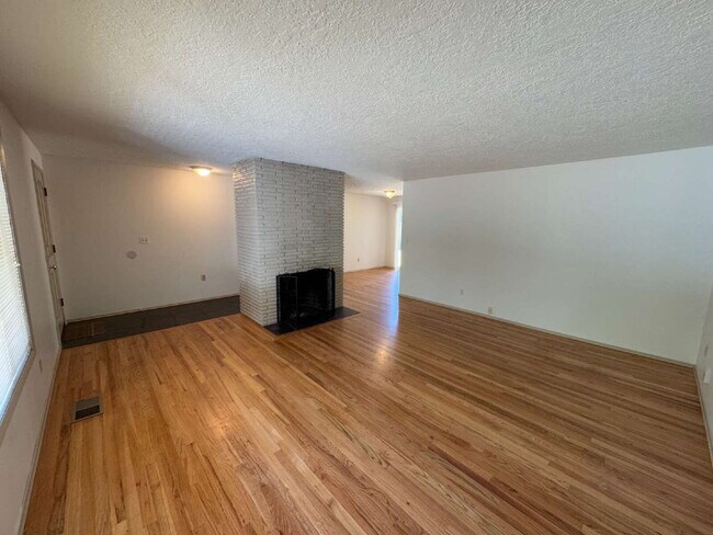 941 SE 175th Pl in Portland, OR - Building Photo - Building Photo