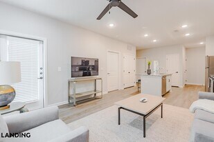 1650 Harris Hill Rd, Unit 06-6105 in San Marcos, TX - Building Photo