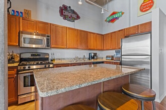 2107 Grand Blvd, Unit 1005 in Kansas City, MO - Building Photo - Building Photo