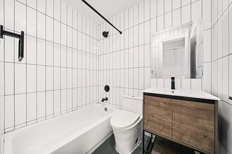 214 Atlantic Ave, Unit 2B in Brooklyn, NY - Building Photo - Building Photo