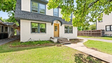 318 NW 27th St in Oklahoma City, OK - Foto de edificio - Building Photo
