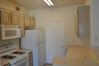 7111 S Durango Dr-Unit -1 in Las Vegas, NV - Building Photo - Building Photo