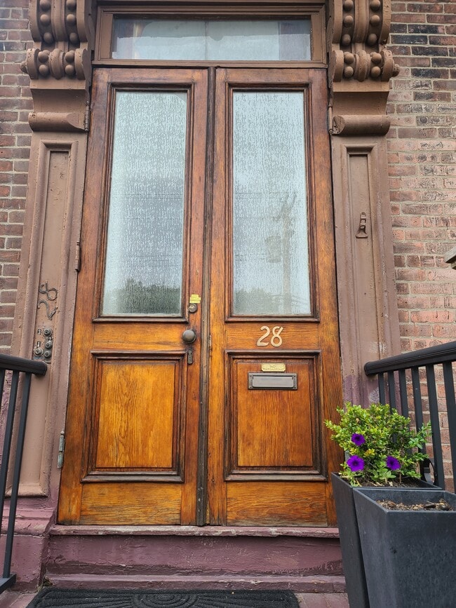 28 Trumbull St, Unit Floor 2