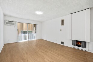 11661 Goshen Ave in Los Angeles, CA - Building Photo