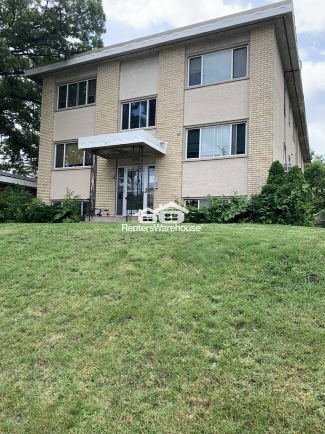 property at 1907 Glenwood Ave