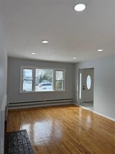 7 Ramsey Rd in Plainview, NY - Building Photo - Building Photo