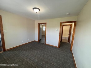 136 E Harrison Ave in Clarksville, IN - Building Photo - Building Photo