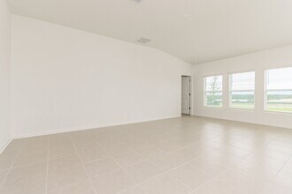 7677 Gemstone St in Groveland, FL - Building Photo - Building Photo