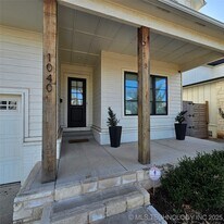 1040 E 38th St in Tulsa, OK - Building Photo