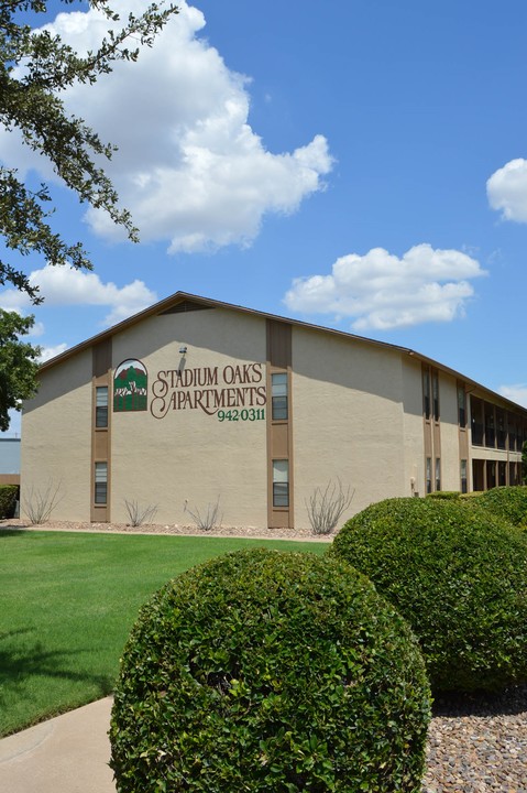 Stadium Oaks Apartments Photo