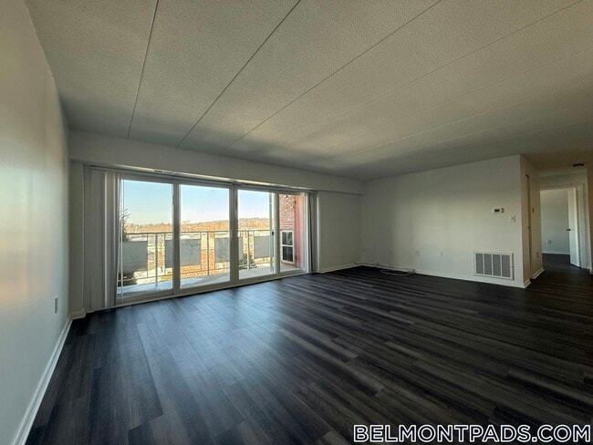 51 Hill Rd, Unit 406 in Belmont, MA - Building Photo - Building Photo