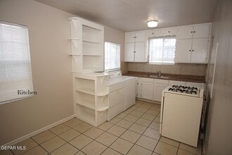 1421 Howze St in El Paso, TX - Building Photo - Building Photo