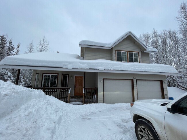 741 S Bettina Way in Wasilla, AK - Building Photo - Building Photo