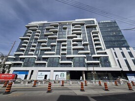 322-322 Dupont St in Toronto, ON - Building Photo