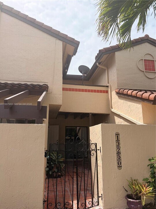 13257 SW 113th Terrace in Miami, FL - Building Photo