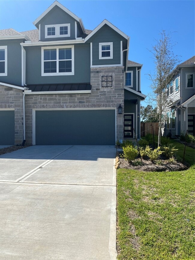 property at 620 Silver Pear Ct