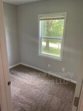 8190 Oak Dr in De Soto, KS - Building Photo - Building Photo