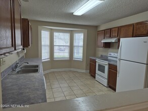 1858 Sheraton Lakes Cir in Middleburg, FL - Building Photo - Building Photo