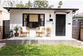 427 W Riverside Dr in Burbank, CA - Building Photo - Building Photo