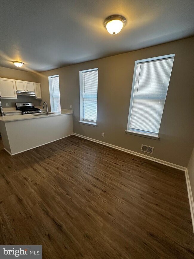 2312 Jefferson St photo'