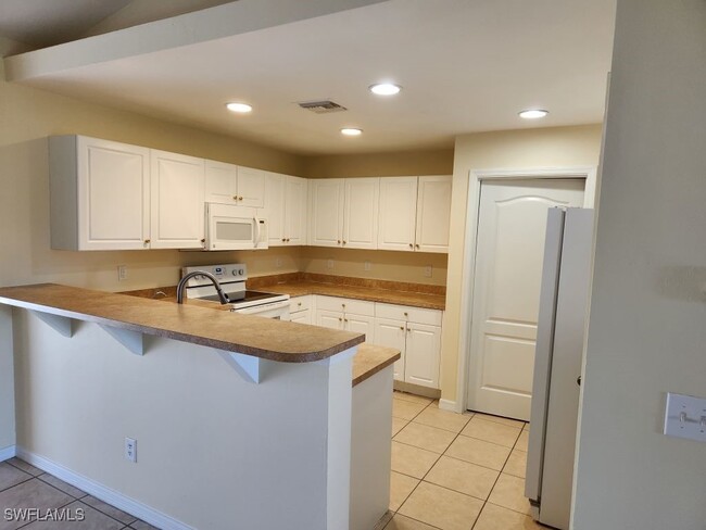 1003 SW Embers Terrace in Cape Coral, FL - Building Photo - Building Photo