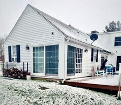 286 Sharon Mountain Rd, Unit Darius' Suite in Sharon, CT - Building Photo