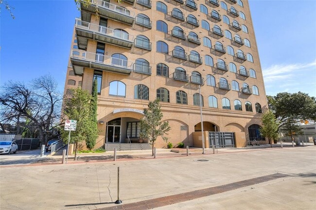 property at 507 Sabine St