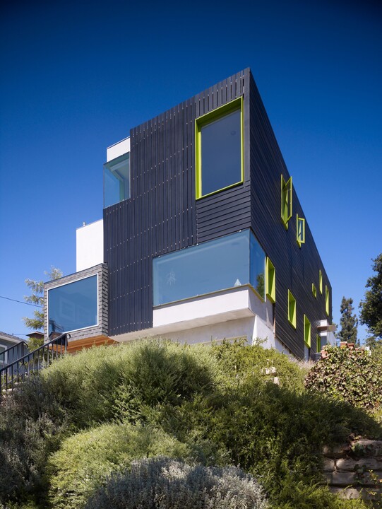 2066 N Edgemont St in Los Angeles, CA - Foto de edificio