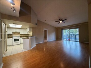 1600 Crestwood Ct S in Royal Palm Beach, FL - Building Photo - Building Photo