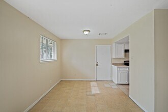 1615 Hidden Valley Dr in Houston, TX - Building Photo - Building Photo
