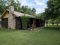 2970 TX-39 in Hunt, TX - Foto de edificio - Building Photo