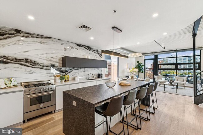 2125 14th St NW in Washington, DC - Foto de edificio - Building Photo