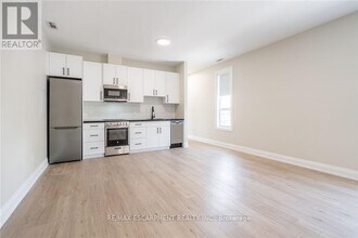 9 Munn St in Hamilton, ON - Building Photo - Building Photo